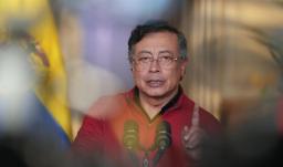 Presidente Petro anuncia que mantendrá el salario vital en Colombia.