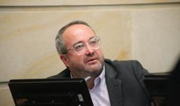 Corte Suprema condena a 23 años al senador uribista Ciro Ramírez.