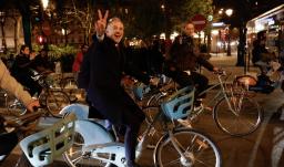 El socialista Grégoire retiene París para la izquierda en Francia.