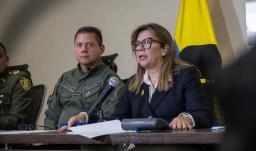 Fiscalía suspendió capturas de 23 voceros de grupos criminales.