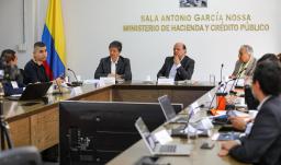 Gobierno y sector financiero firman acuerdo para aliviar a damnificados por inundaciones en el Caribe