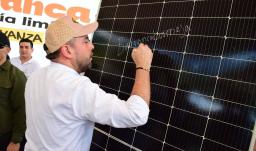 La energía solar superó al carbón en Colombia: Petro.