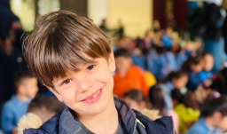 fotografía del niño que fue bombardeado en Líbano