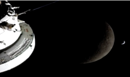 Artemis II bate el récord y pasa por la cara oculta de la Luna.