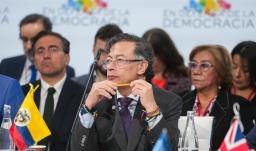 Barcelona: Petro instó a la acción en defensa de la democracia.