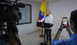 Petro ordena desbloqueo de vías para garantizar paso de alimentos 