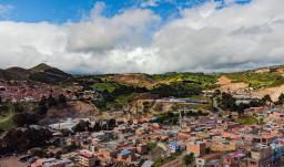 Pobreza Multidimensional en Colombia bajó a 9,9% en 2025