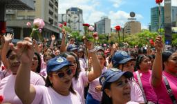Racismo contra Delcy Rodríguez: protestas y firmas