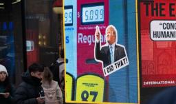 Trump y el precio de la gasolina. / Foto: AFP.