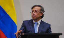 Petro llama a fondos privados de pensiones a invertir en vivienda