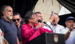 Petro defiende asamblea nacional constituyente en Colombia