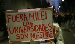 Marchas en Argentina contra Milei por recortes a universidades