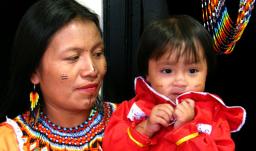 Día de la madre: avances en derechos laborales y rurales para ellas