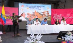 Petro entrega sede de la UIS en Málaga, Santander