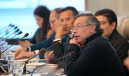 Petro ordena a la SuperFinanciera actuar contra fondos privados