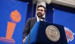 Nueva York congela precios de alquileres regulados
