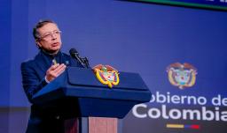 El presidente Gustavo Petro no está suspendido: expertos y dirigentes políticos desmienten versiones sobre el mandatario