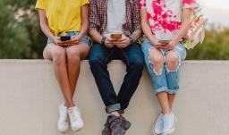 Cuando la pantalla deja de ser un juego cómo proteger a los niños y jovenes de los contenidos digitales