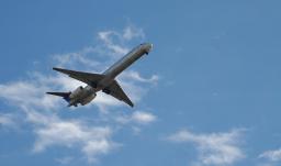 Piloto apuñala a su compañero durante un vuelo a Tel Aviv y obliga aterrizaje de emergencia