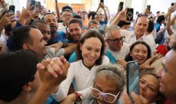 María Corina Machado regresó a Venezuela este domingo