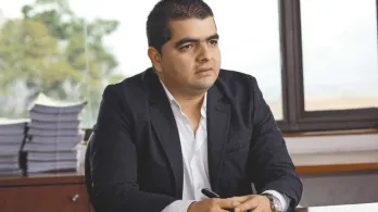 Exsenador Julián Bedoya enfrentará juicio por presuntas irregularidades en la obtención de su título de abogado