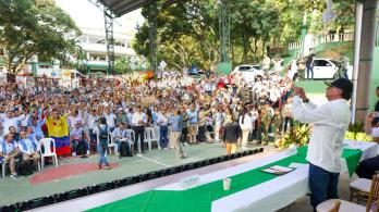 Presidente Gustavo Petro durante su gira "Salvemos la selva, conservar paga", en Florencia, Caquetá.