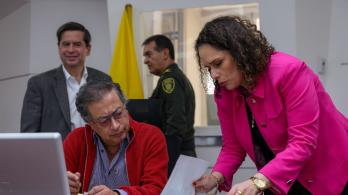 Presidente Petro anuncia acuerdo con camioneros. Felicita a pequeños transportadores, ciudadanía y fuerza pública