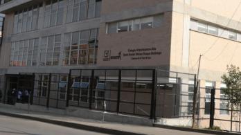 Disturbios en protesta de comunidad por presunto abuso a una niña en el colegio. / Foto: Secretaría de Educación.