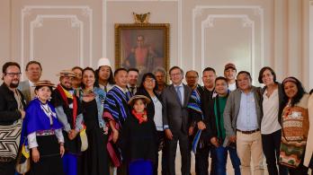 Presidente Petro firma decreto de autoridad indígena