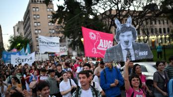 Fin de la universidad gratuita para extranjeros en Argentina