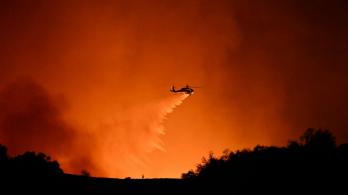 Vientos fuertes: un fenómeno que avivá los incendios en Los Ángeles, California.