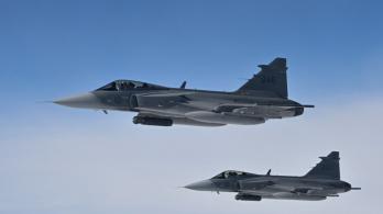 Los aviones Saab 39 Gripen pueden maniobrar en condiciones extremas de combate. / AFP.