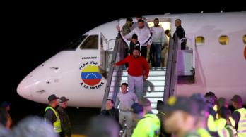 Corte Suprema de EE. UU. suspende deportaciones de venezolanos bajo ley del siglo XVIII
