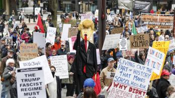 Miles de personas salen a las calles en EE.UU. en otra ola de protestas contra Trump