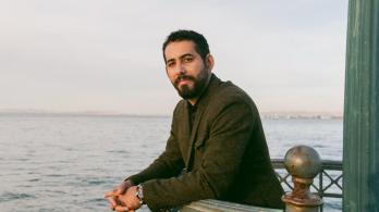 Mosab Abu Toha, poeta palestino, gana el Pulitzer por retratar el genocidio en Gaza