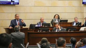 Reforma laboral entra de nuevo a debate en el Congreso en medio de fuertes tensiones políticas y sindicales