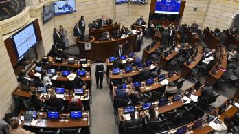 Senado debatiendo la reforma laboral