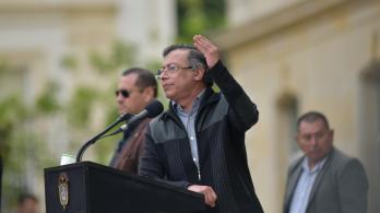 Presidente Petro con estudiantes del SENA. / Foto: Presidencia.