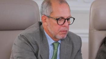 Procuraduría suspende provisionalmente al jefe de despacho presidencial por caso de pasaportes