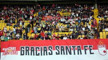 Santa Fe jugará sin público por insultos racistas de su hinchada