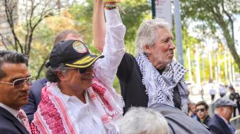 Presidente Petro junto a Roger Waters.