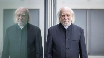 László Krasznahorkai.