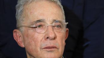 Álvaro Uribe Vélez.
