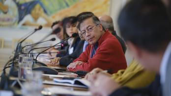 Petro afirma haber pagado $100 billones de deuda de Duque y critica al Banco de la República