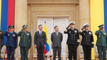 Presidente Petro en ascenso de policías. / Foto: Presidencia.