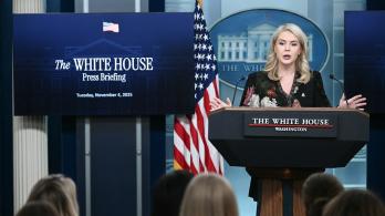 Detienen a madre del sobrino de la secretaria de prensa de la Casa Blanca en operativo migratorio