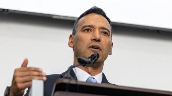 'La denuncia del senador Alejandro Chacón se atiende con absoluta prioridad y rigor institucional': ministro Pedro Sánchez 