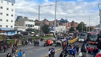 Recicladores salen a protestar contra decreto de la alcaldía que afectaría su labor en Bogotá 