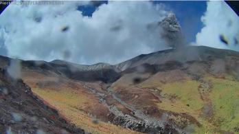 Volcán Puracé mantiene alerta naranja por emisiones continuas de ceniza y gases. Foto: Servicio Geológico