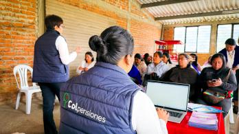 Desde 2026 bajarán semanas exigidas a mujeres para su pensión.